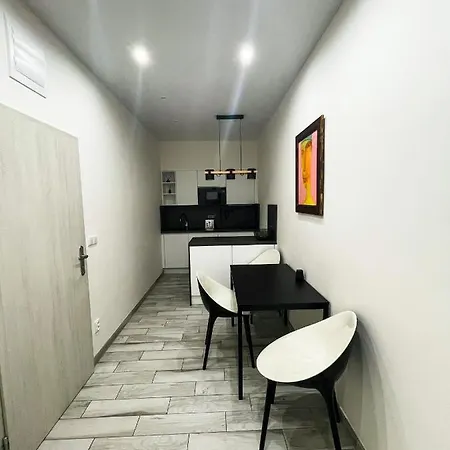 In The Heart Of Apartamento Praga