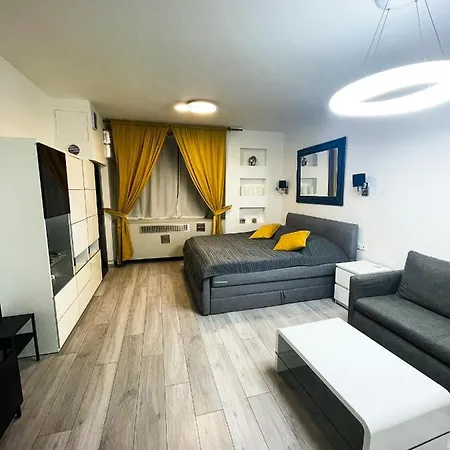 In The Heart Of Apartamento Praga